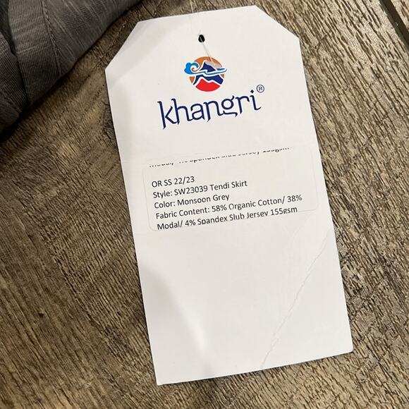 NWT Sherpa Adventure Gear Women's Tendi Skirt Monsoon Gray Size S - Picture 8 of 8